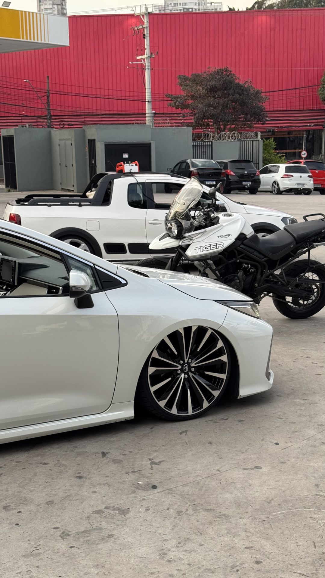 COROLLA ALTIS  + TIGER 800